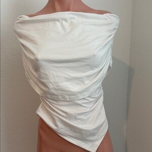 Source Unknown Off-Shoulder White Top